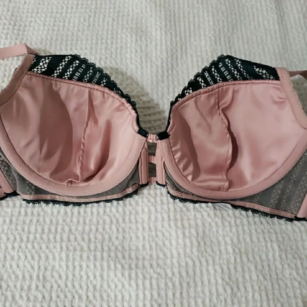 Victoria Secret Underwire Padded Plunge Bra Green Beige Lace Size 32DD